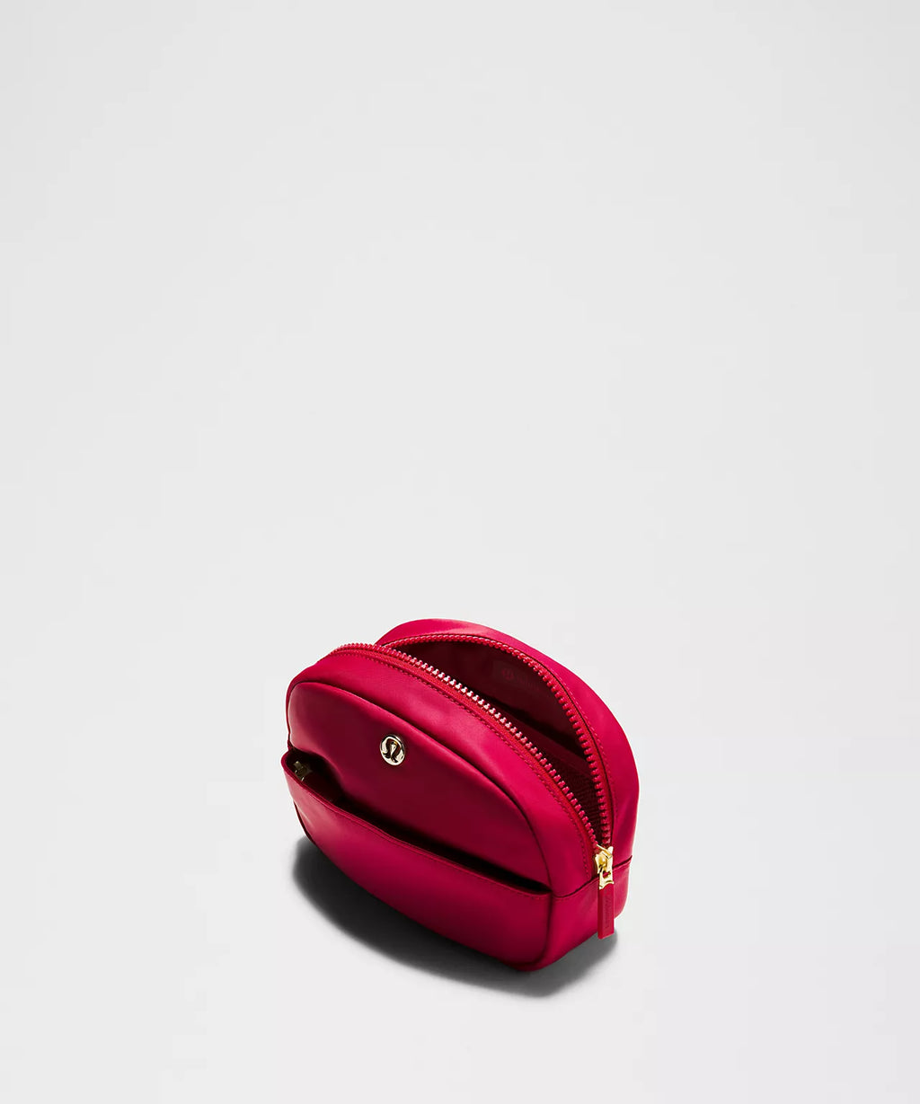 LULULEMON - COSMETIQUERA (City Essentials Pouch *Mini 2L)