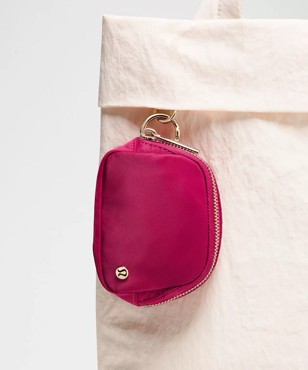 LULULEMON - MONEDERO (Everywhere Belt Bag Nano)