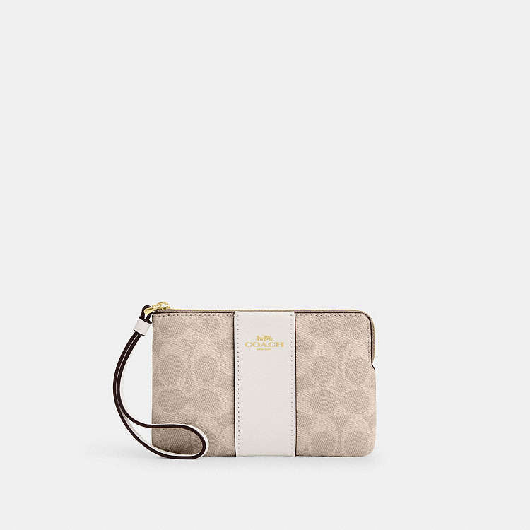 COACH - Corner Zip Wristlet