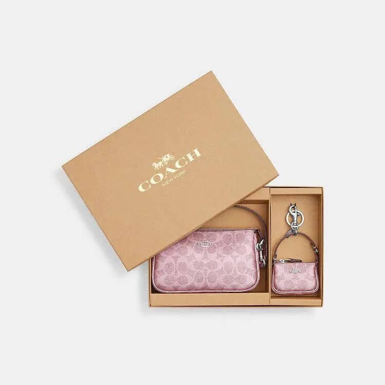 COACH - BOLSA DE HOMBRO NOLITA 19 & MINI BOLSITA NOLITA CHARM SET